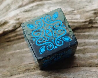 Sylvan Kambaba Jasper - Glyphic Blind Bag Series 2 Collectible Semi Precious Luxury Six-Sided Dice Dungeons & Dragons