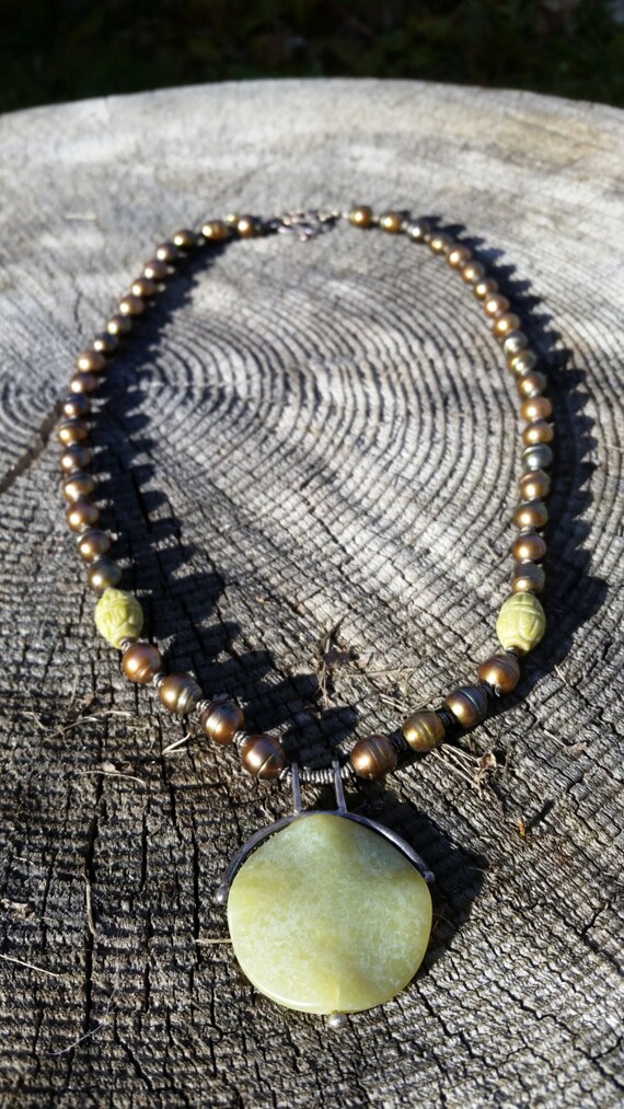 Gorgeous Jade and Freshwater Pearl Necklace - image 2