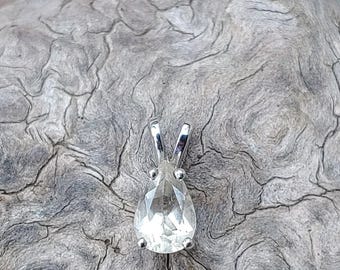 Mermaid's Tear - Stunning 14k White Gold and Champagne Oregon Sunstone Pendant