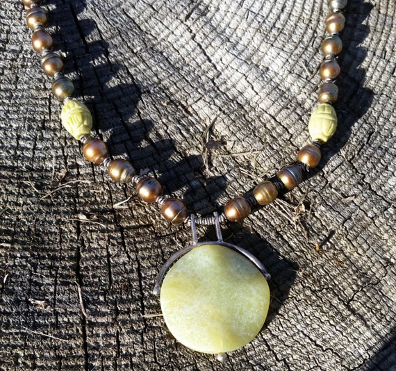 Gorgeous Jade and Freshwater Pearl Necklace - image 4