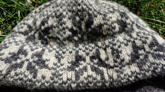 Hand Knit Gray and White Warm Wool Snowflake Wint… - image 5