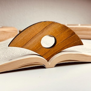 Natural Wooden Bookmark – Customizable & Gift-Ready, Eco-Friendly Page Holder Perfect for Nature Lovers, Thoughtful Gifting