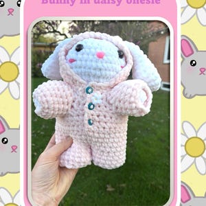 PDF Anleitung für Häschen im Gänseblümchen Strampelanzug - Amigurumi Plushie DIY