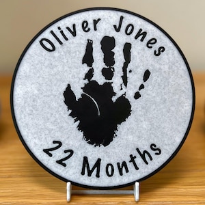 Placa con huella de mano de niño personalizada real, nombre personalizado real, huella de mano de bebé única, elegante recuerdo para niño impreso en 3D con soporte de exhibición