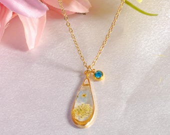 Vergeet-mij-niet-ketting | Hanger van geperste bloemhars met geboortesteen