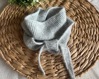Sciarpa Sophie in cashmere e lana merino lavorata a mano: elegante sciarpa da collo in lana merino.