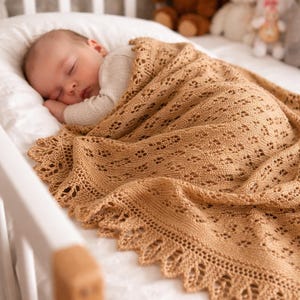 Padrão de manta de renda Aurora para bebê: design de losangos em tricô (padrão em PDF)