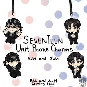以下が含まれることがあります： Seventeenのメンバーが登場する4つの漫画の携帯電話チャーム。2人のキャラクターはバンダナを着用し、2人はマイクを持っています。「SEVENTEEN Unit Phone Charms」というテキストと「HxW and JxW」および「BSS and SxM Coming Soon」が表示されています。