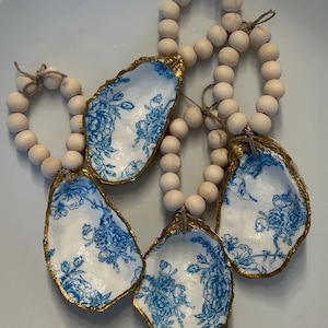Oyster Shell Napkin Rings Blue & White-Vintage Coastal Table Decor, Handmade Gold Rim Shells, Beach Wedding, Nautical Style, Bridesmaid Gift
