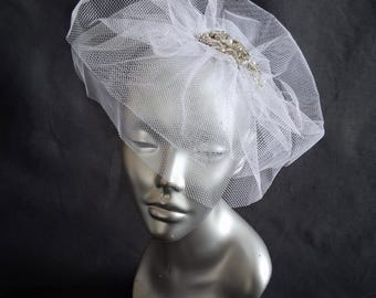 Tocado de novia de tul con diamantes de imitación blancos
