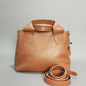 Handmade Genuine Leather Crossbody Bag, Brown Square Shoulder Purse, Everyday Woman&#39;s Tote Bag, Woman Purse with Zipper, Gift for Her