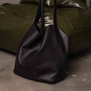 Schwarze Echtleder Tote, Extra Große Minimalistische Umhängetasche, Hobo Tasche aus Leder, Tote Bag aus Leder, Schulter Damen Tote, Slouchy Bag
