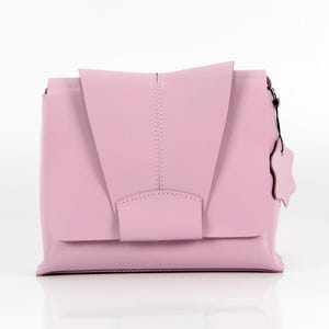 Élégant sac en cuir rose pastel, sac bandoulière en cuir véritable, sac à main minimaliste fait main, sac à main de tous les jours pour femme, sac fait main pour femme