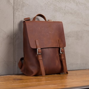 Mochila de cuero marrón, hecha a mano, estilo casual, para mujer, bolso de cuero para portátil, mochila de viaje de cuero para mujer.