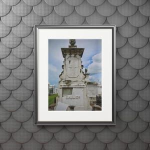 Stampa del cimitero del mausoleo del quartiere francese / Elegante opera d&#39;arte / Decorazione da parete con cornice / Stile gotico per la casa / Regalo per gli amanti dell&#39;arte
