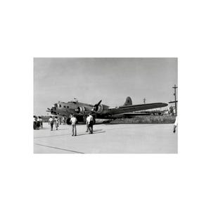 Vintage B-17 Flying Fortress Art Print | Retro Aviation Wall Decor | Black and White Airplane Photo | Gift for Pilots | Home Wall Art