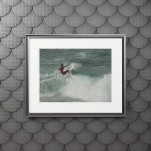 Surfing Adventure Fine Art Prints, Ocean Wandkunst, Strand Dekor, Geschenk für Surfer, Küsten Wohnkultur, Wohnzimmer Kunst