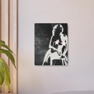 Vintage Hollywood Glam Pin-Up Metal Art Sign | Black & White Retro Wall Decor, Classic Home Accent, Unique Gift for Art Lovers
