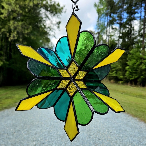 Stained Glass Star Suncatcher Wind Spinner, Stained Glass Art Gift, Indoor or Outdoor Art, Unique, 3-Dimensional Stained Glass