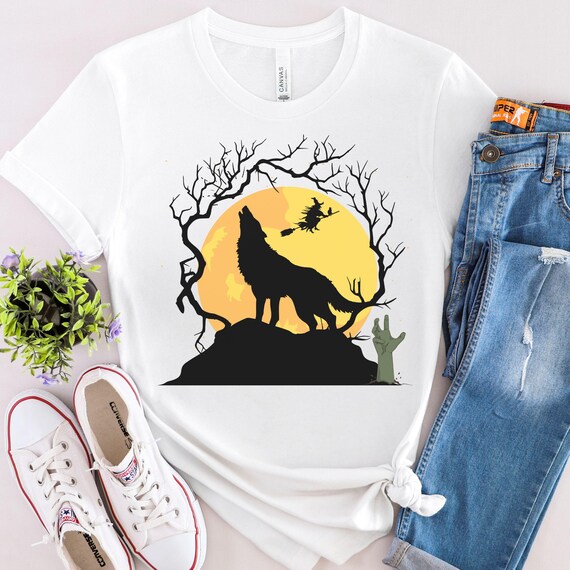 Halloween Moon Wolf Graphic Tee – Unisex Fall Fashion Shirt – Perfect for Spooky Season and Wolf Lovers