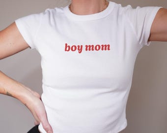 Haut court pour maman garçon, t-shirt bébé de l'an 2000, t-shirt fête des mères, cadeau pour maman, chemise d'appréciation de maman, chemise maman, chemise maman drôle, chemise tendance, chemise maman