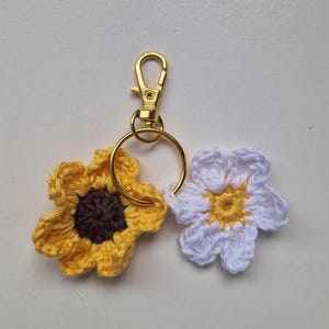 Sunflower and daisy crochet keyring