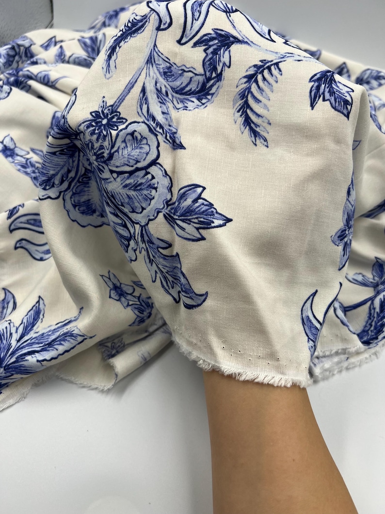 Blue floral viscose linen fabric – drapey breathable material by yard (150 cm / 59") image 4