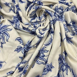 Blue floral viscose linen fabric – drapey breathable material by yard (150 cm / 59") image 2
