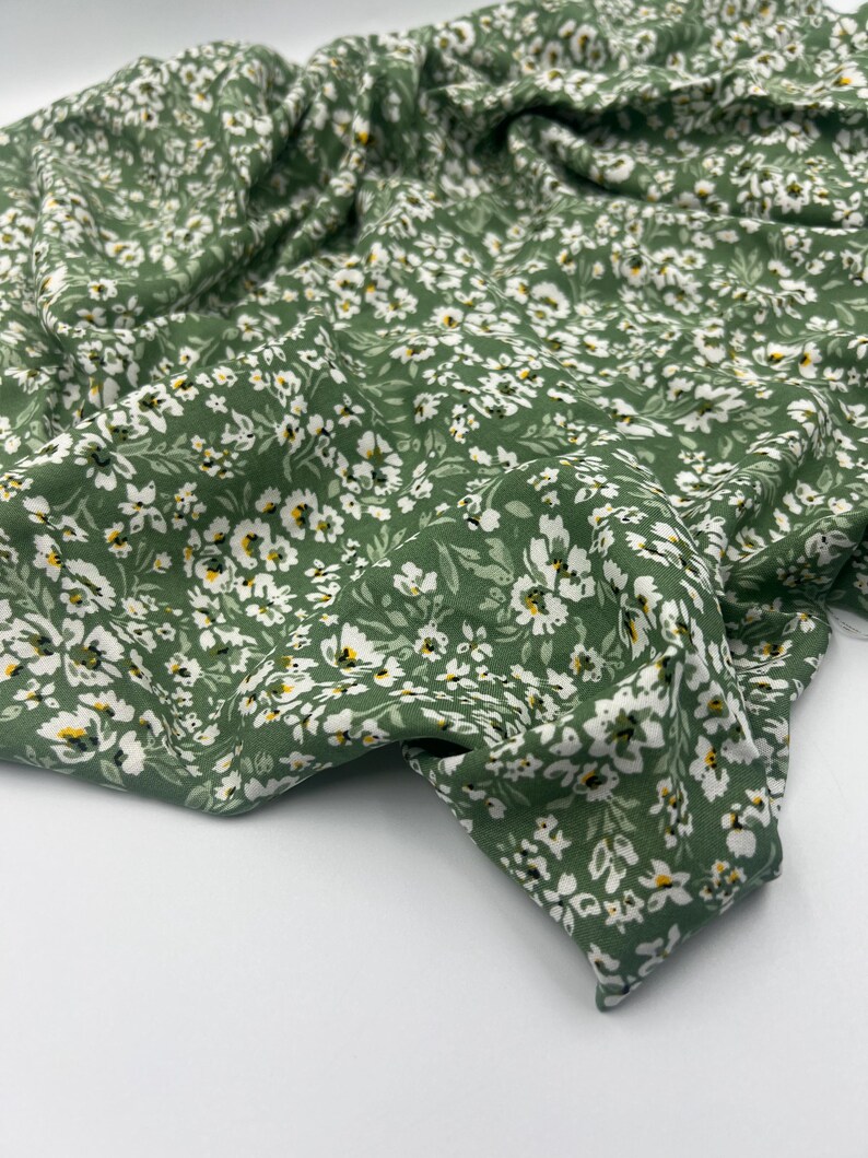 Green Floral Cotton Viscose Fabric: Drapey Soft Material for Sewing (150x100 cm)