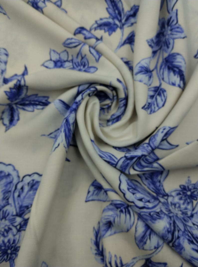 Blue floral viscose linen fabric – drapey breathable material by yard (150 cm / 59") image 8