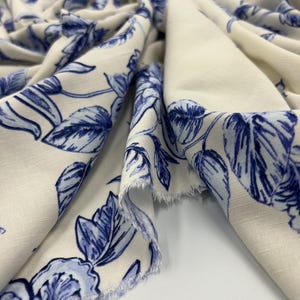 Blue floral viscose linen fabric – drapey breathable material by yard (150 cm / 59") image 3