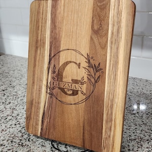 Personalized Acacia Cutting Board: Custom Engraved Family Name