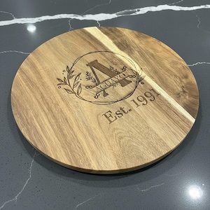 Bandeja giratoria de acacia personalizada: bandeja giratoria grabada a medida