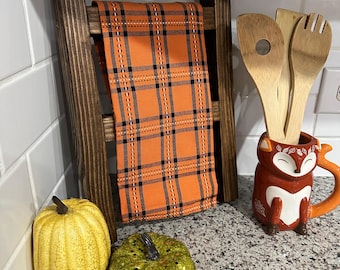 手作りの松材ミニタオルラダー：素朴な農家風インテリア