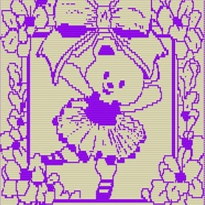 Op de afbeelding: Een paarse en crèmekleurige digitale illustratie van een teddybeer met een tutu en een grote strik. De beer wordt omlijst door een bloemenrand en een rechthoekige omtrek. De afbeelding heeft een pixelachtige, retro esthetiek.