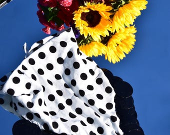 Pañuelo de lunares blancos y negros con conchas de capiz negras / Pañuelo tipo bandana con ribete de conchas / Accesorios llamativos