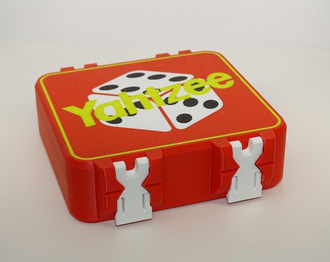 YAHTZEE TRAVEL BOX, Kids Busy Game Case, Portable Game Case with Hinged Lid, Dice Organizer | Compact Family Game for Road Trip & Vacations