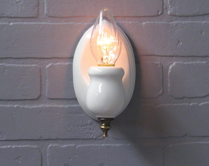 Blue White Porcelain Wall Sconce – Nordic Mid-Century Ceramic Light Fixture, Wood & Brass Accents, E27 Base, Adjustable Cord, For Living Room, Aisle, Stairs