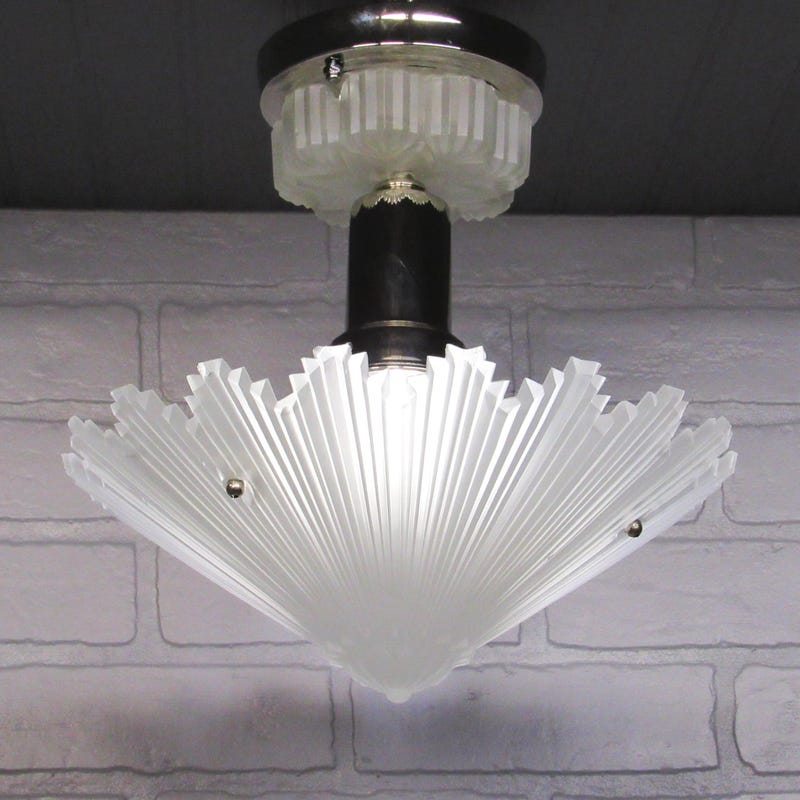 Art Deco Bathroom Light Pull