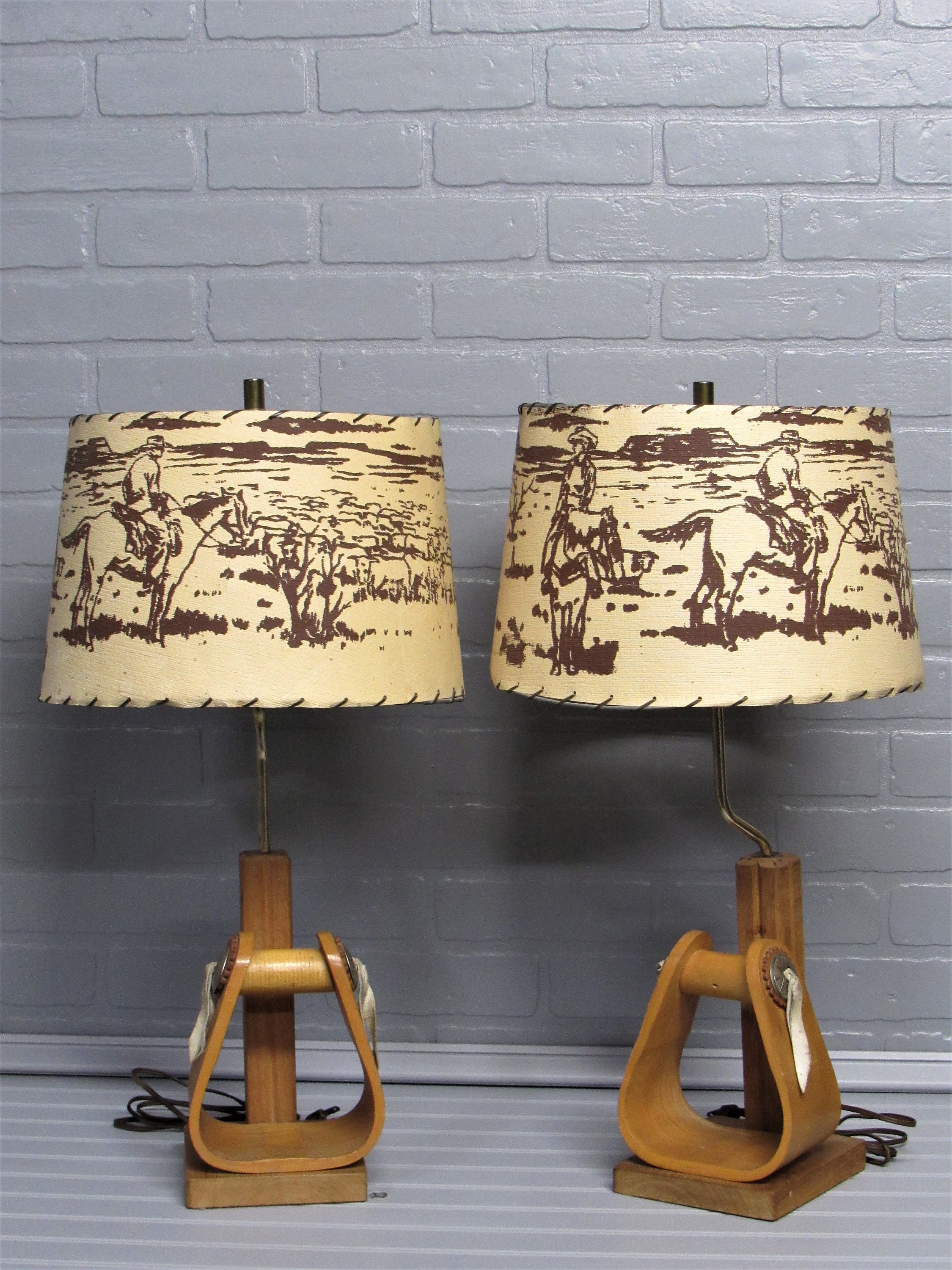 Vintage Pair Mid Century Cowboy Lamps Wooden Stirrup Lamps Etsy
