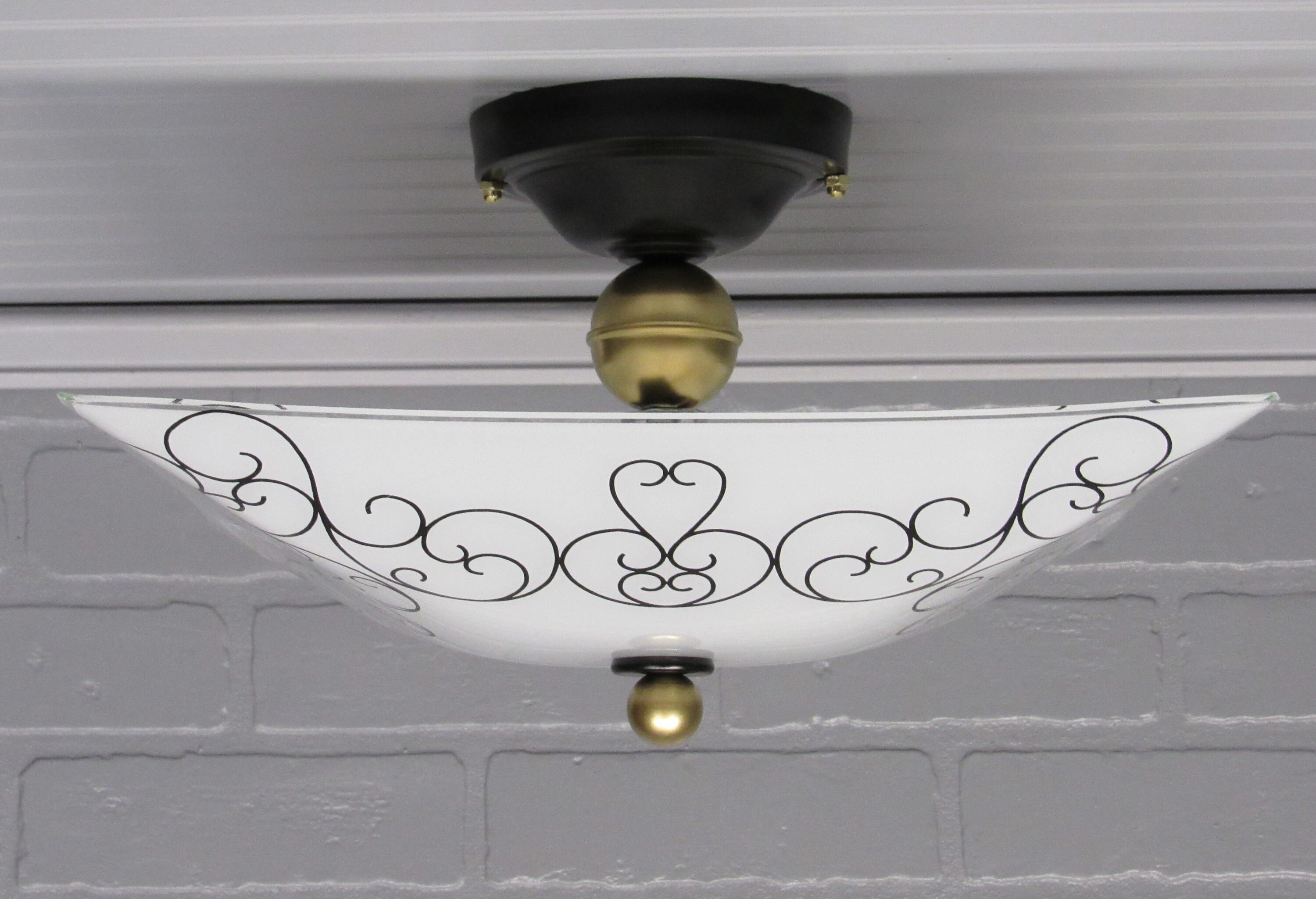 MCM Vintage 1970's ヴィンテージルーサイトソープディッシュ Vintage Retro Semi Flush Mount Ceiling Light,black White MCM Light