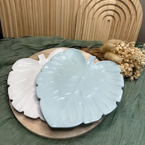 Tray | Monstera leaf | Jewelry tray | Decorative tray | Candle tray | Leaf bowl | Tray | Bowl | Handmade