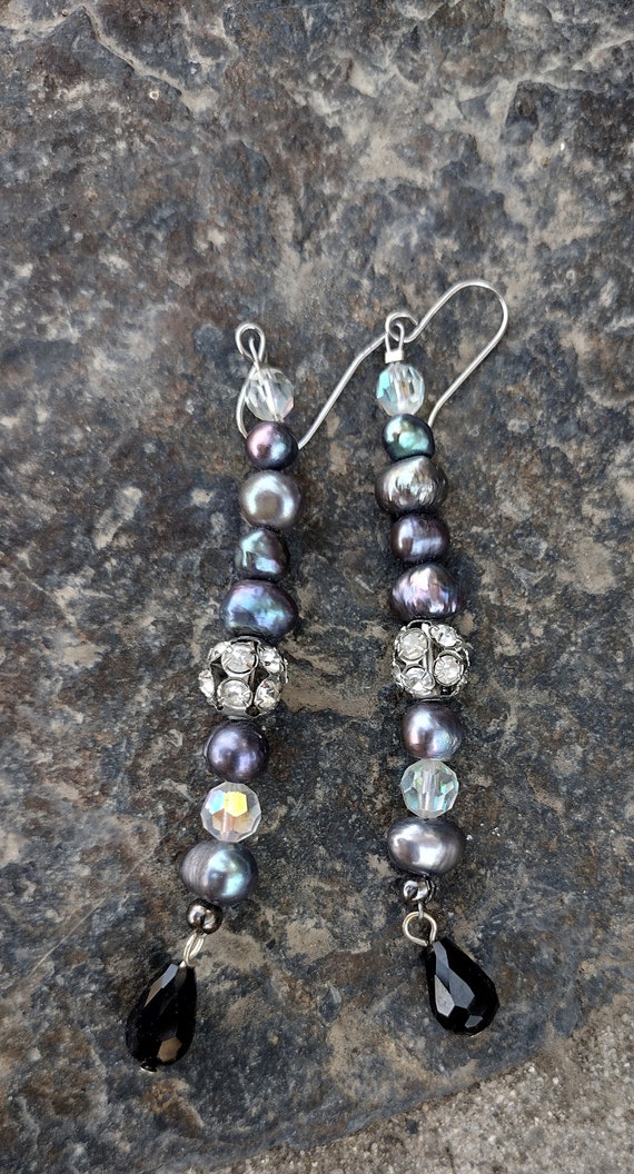 Art Deco Black Pearl Dangle earrings, vintage Rhi… - image 1
