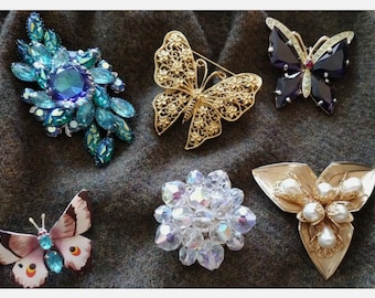 Antique LOT Brooches & pins,  vintage Rhinestones, butterflies, Pearls, collection of 18 quality pins. Gorgeous