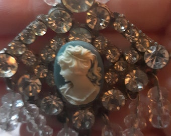 Vintage Paste brosch Assemblage halsband, kristall- och glaspärlor, imitationskameo, magnetlås