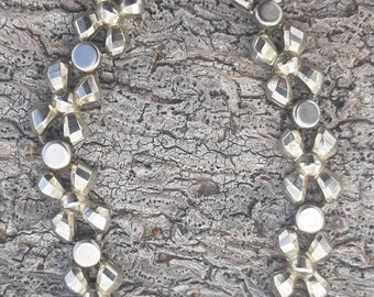 Antik silvermetallhalsband: Rosett & XO-design, 14 tum