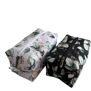 Aesthetic Cute Makeup Bag - Floral Cosmetic Bag - Travel Bag - Best Friend Gift - Vintage Coquette Makeup Bag - Gift for Her Mom Gift