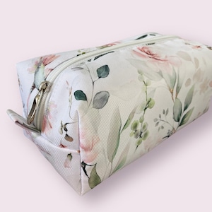 Aesthetic Cute Makeup Bag - Floral Cosmetic Bag - Travel Bag - Best Friend Gift - Vintage Coquette Makeup Bag - Gift for Her Mom Gift
