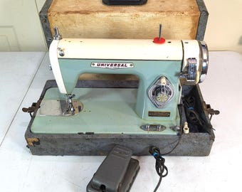VTG Universal Deluxe Streamliner Sewing Machine DST Serviced New Belt Mint Green