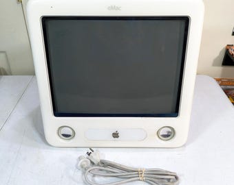 Vintage Apple eMac PowerPC 700MHz A1002 40GB Hard Drive 384Mb Memory No Keyboard Or Mouse
